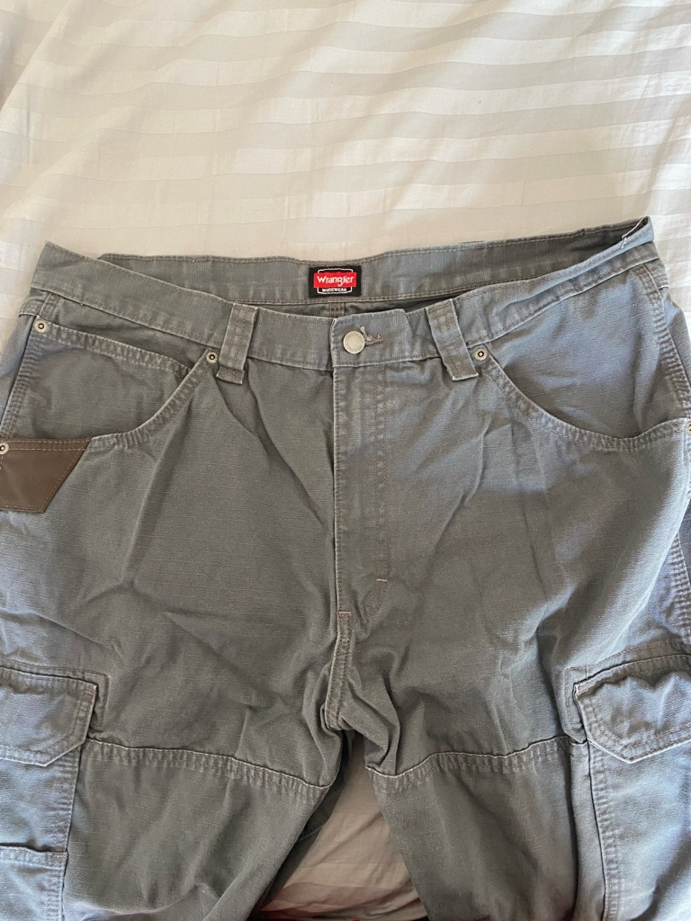 Wrangler Men's Slate Gray Utility Cargo Pants